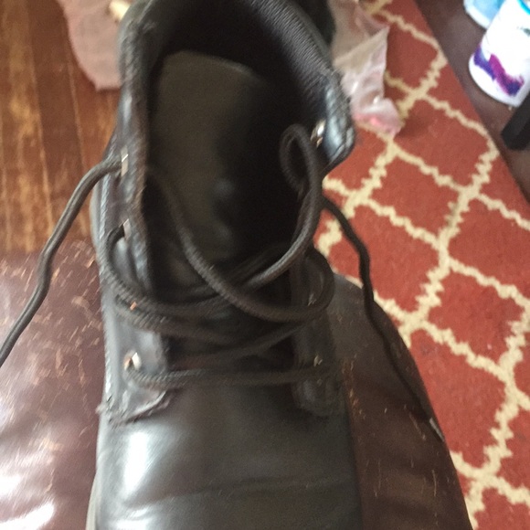 Black boots, size 4 men’s - Picture 2 of 3